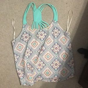 Cute flowy tank with cute back